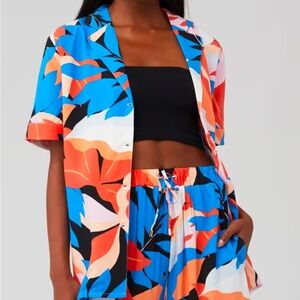 Revolve mink pink Lukas button up short sleeve in Tropical size Small